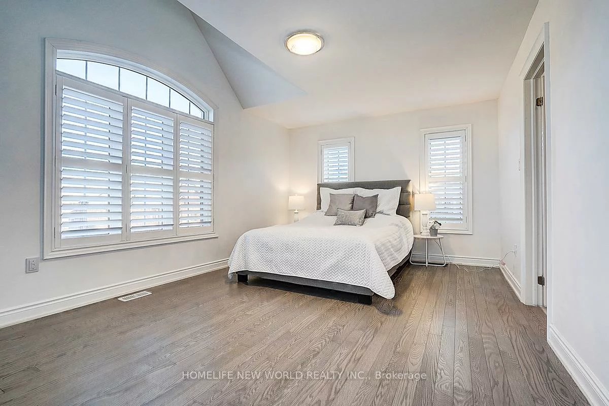 107, Beechborough, Sharon, East Gwillimbury