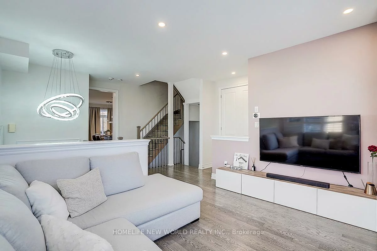 107, Beechborough, Sharon, East Gwillimbury