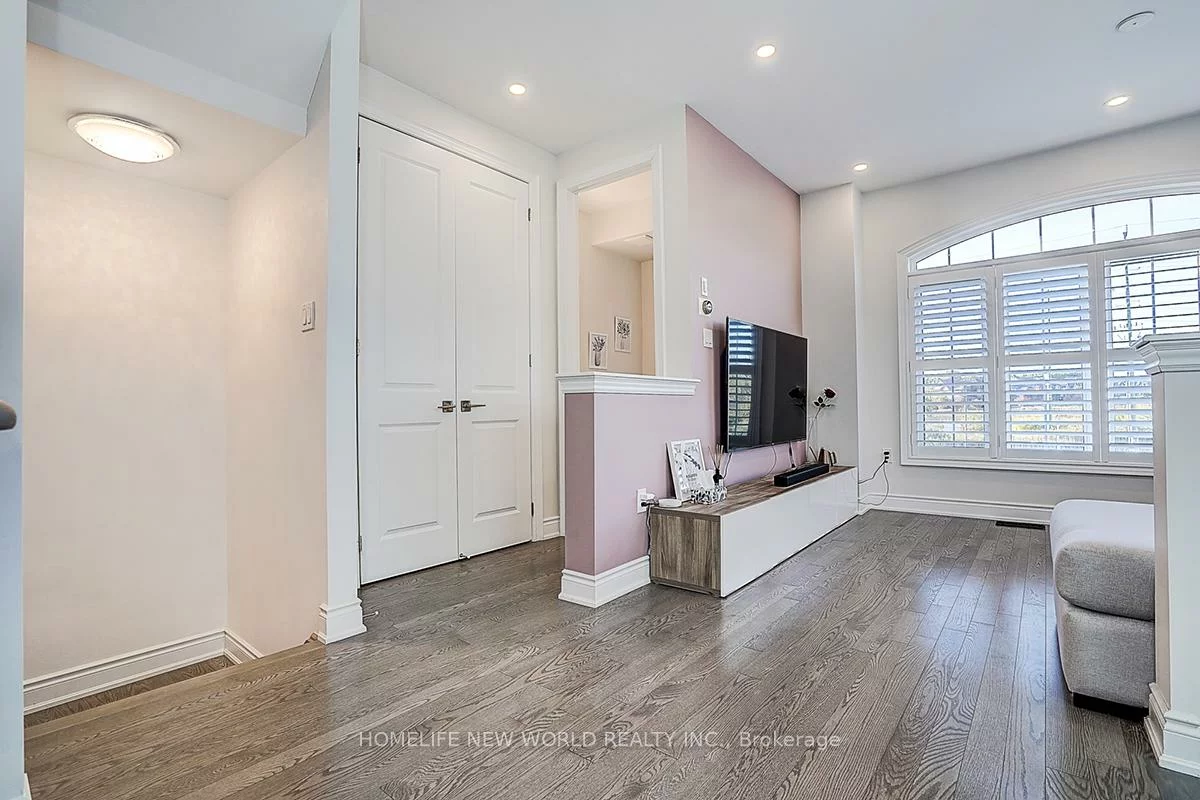 107, Beechborough, Sharon, East Gwillimbury