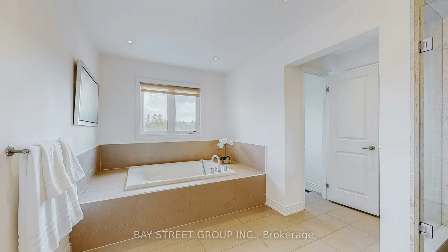 71, MANOR GLEN, Mt Albert, East Gwillimbury