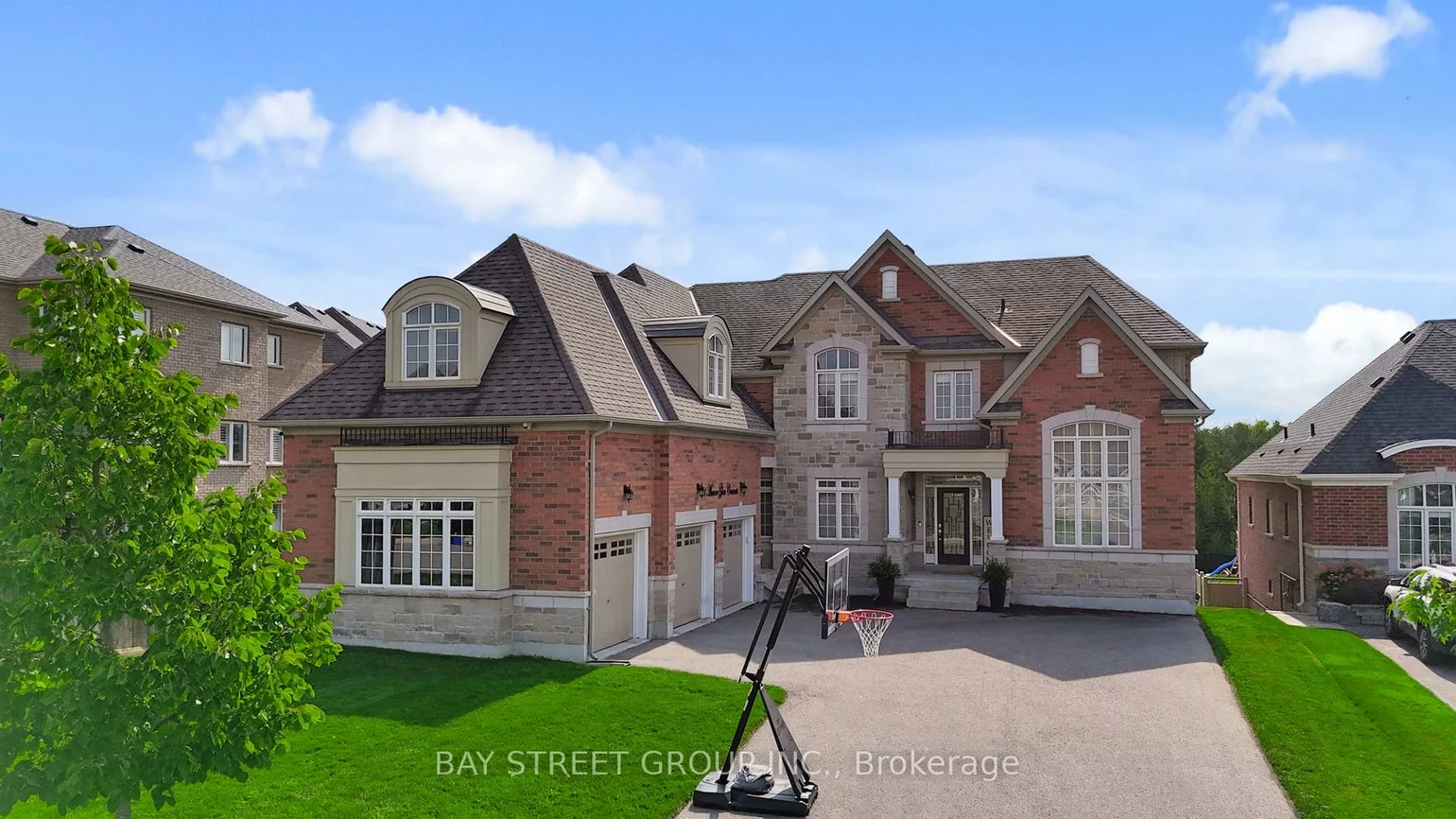 71, MANOR GLEN, Mt Albert, East Gwillimbury
