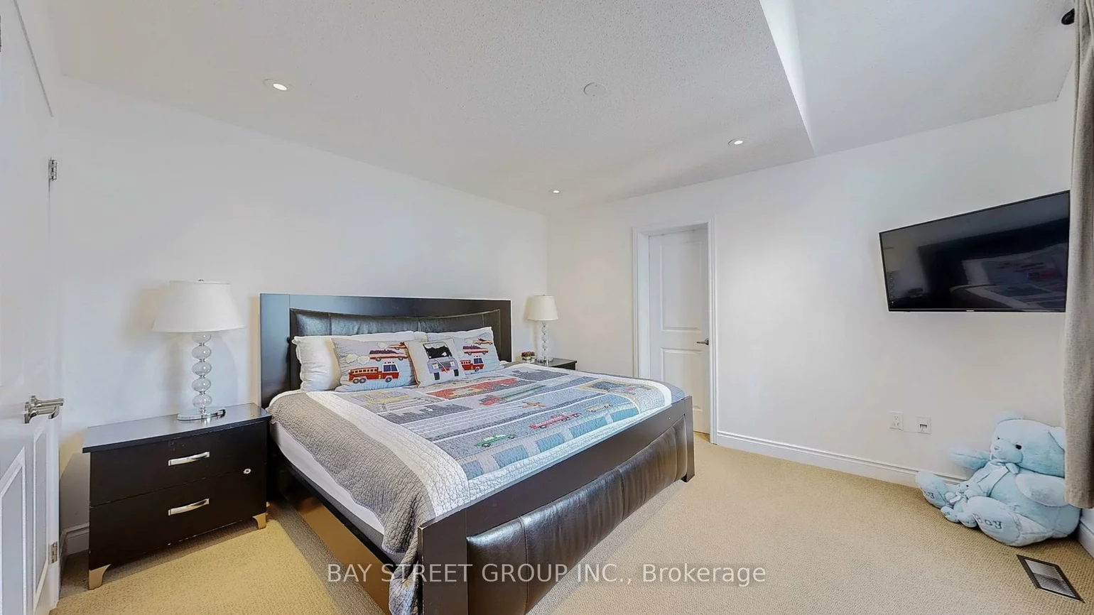 71, MANOR GLEN, Mt Albert, East Gwillimbury