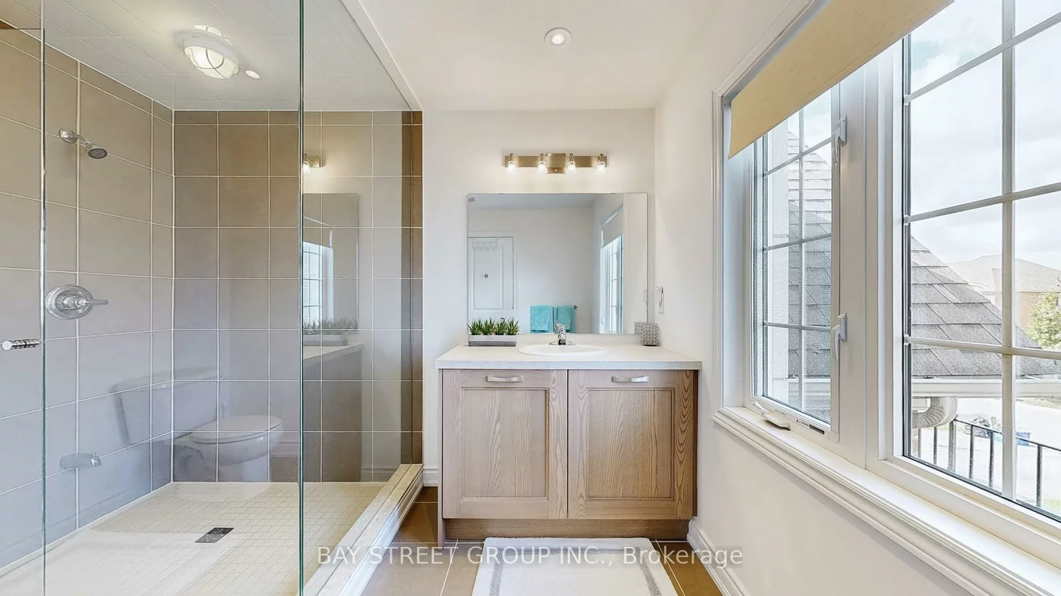 71, MANOR GLEN, Mt Albert, East Gwillimbury