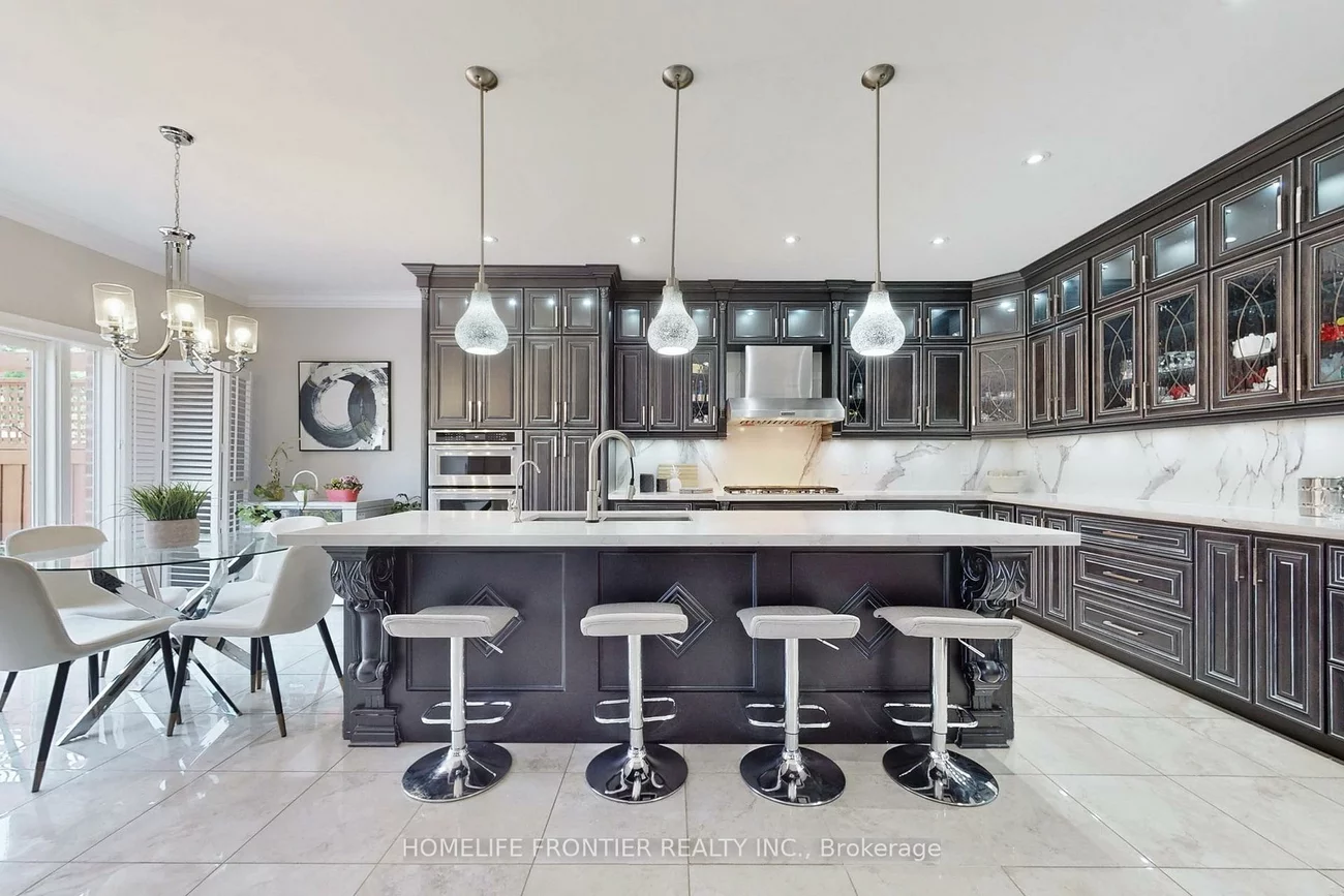 24, Manor Glen, Mt Albert, East Gwillimbury