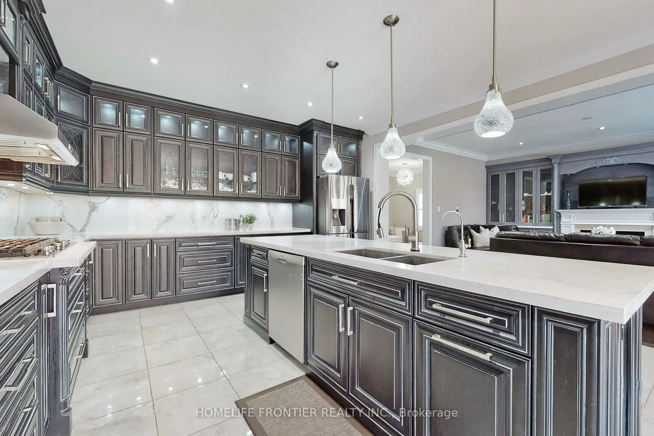 24, Manor Glen, Mt Albert, East Gwillimbury