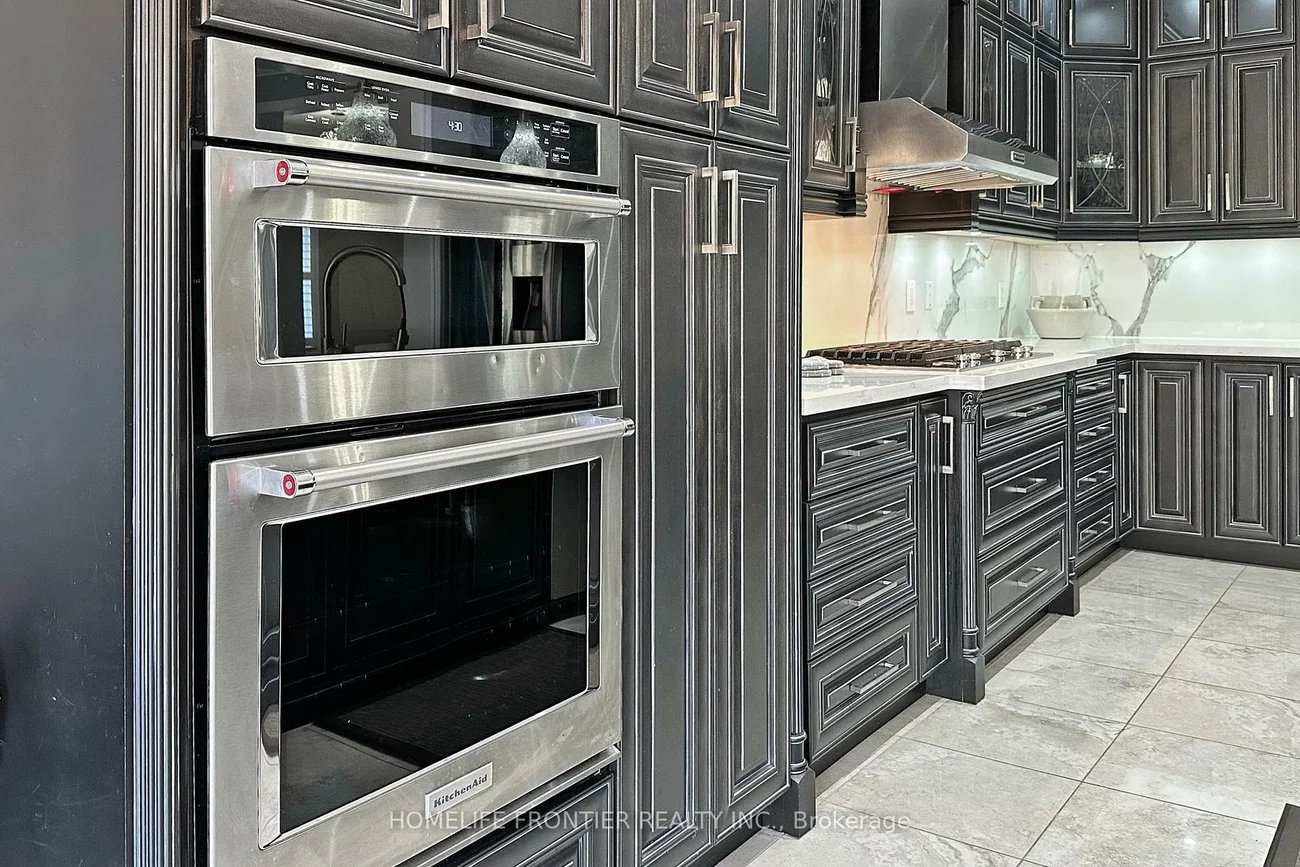 24, Manor Glen, Mt Albert, East Gwillimbury