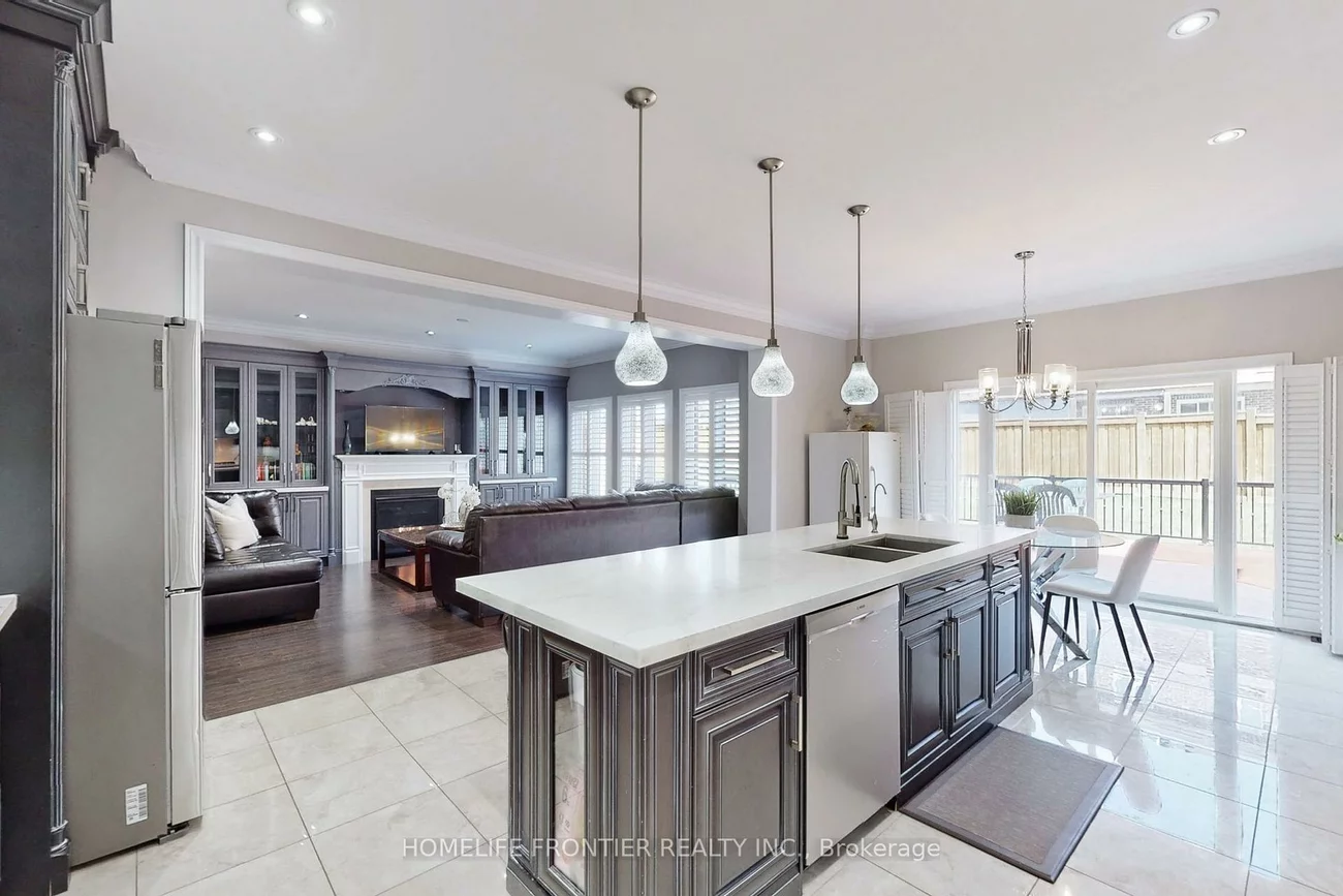 24, Manor Glen, Mt Albert, East Gwillimbury