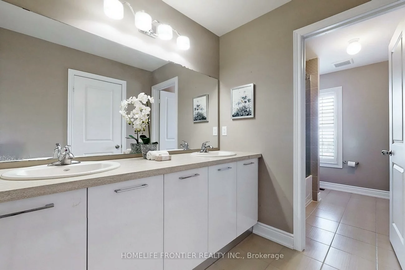 24, Manor Glen, Mt Albert, East Gwillimbury