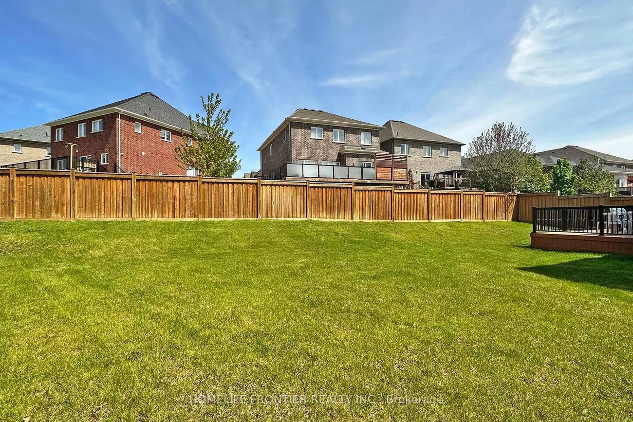 24, Manor Glen, Mt Albert, East Gwillimbury
