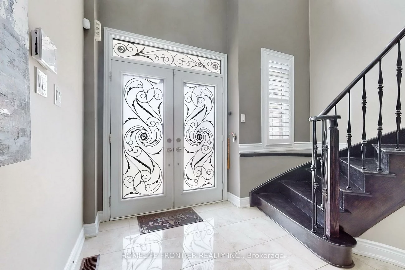 24, Manor Glen, Mt Albert, East Gwillimbury