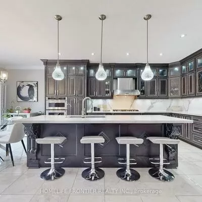 24, Manor Glen, Mt Albert, East Gwillimbury