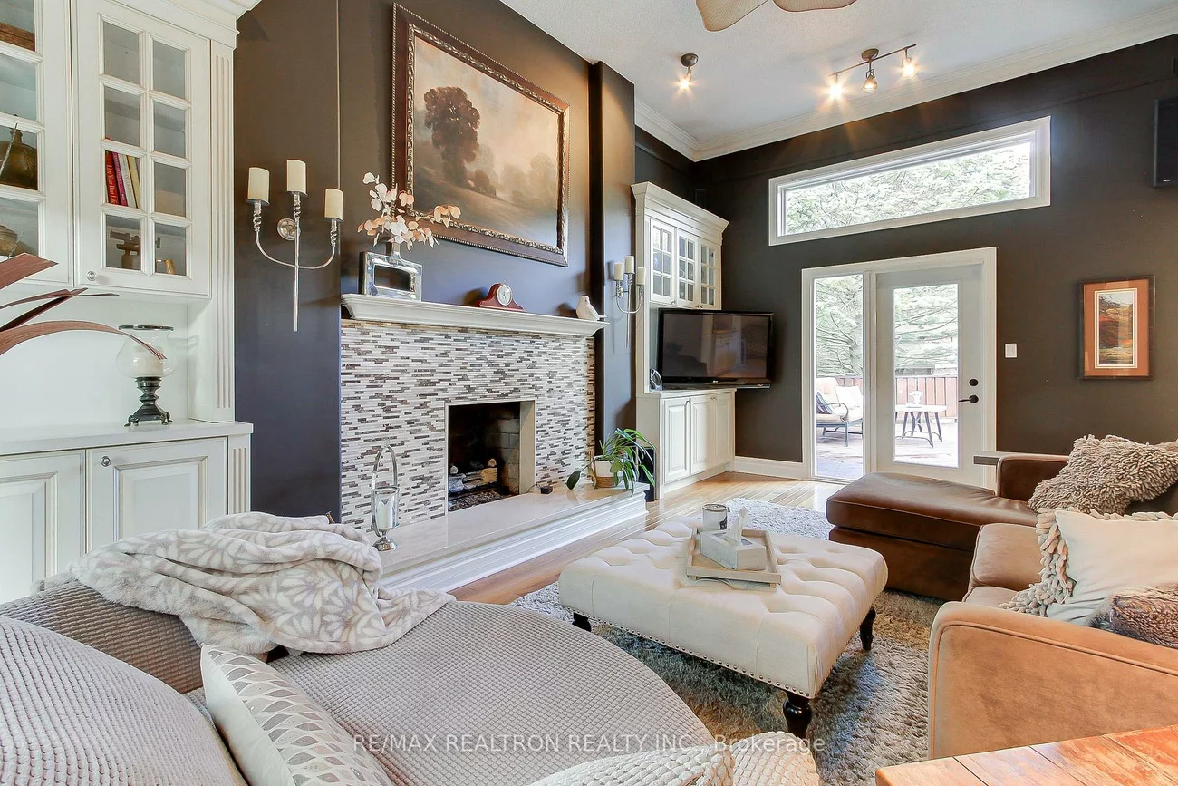 1824, Mount Albert, Sharon, East Gwillimbury