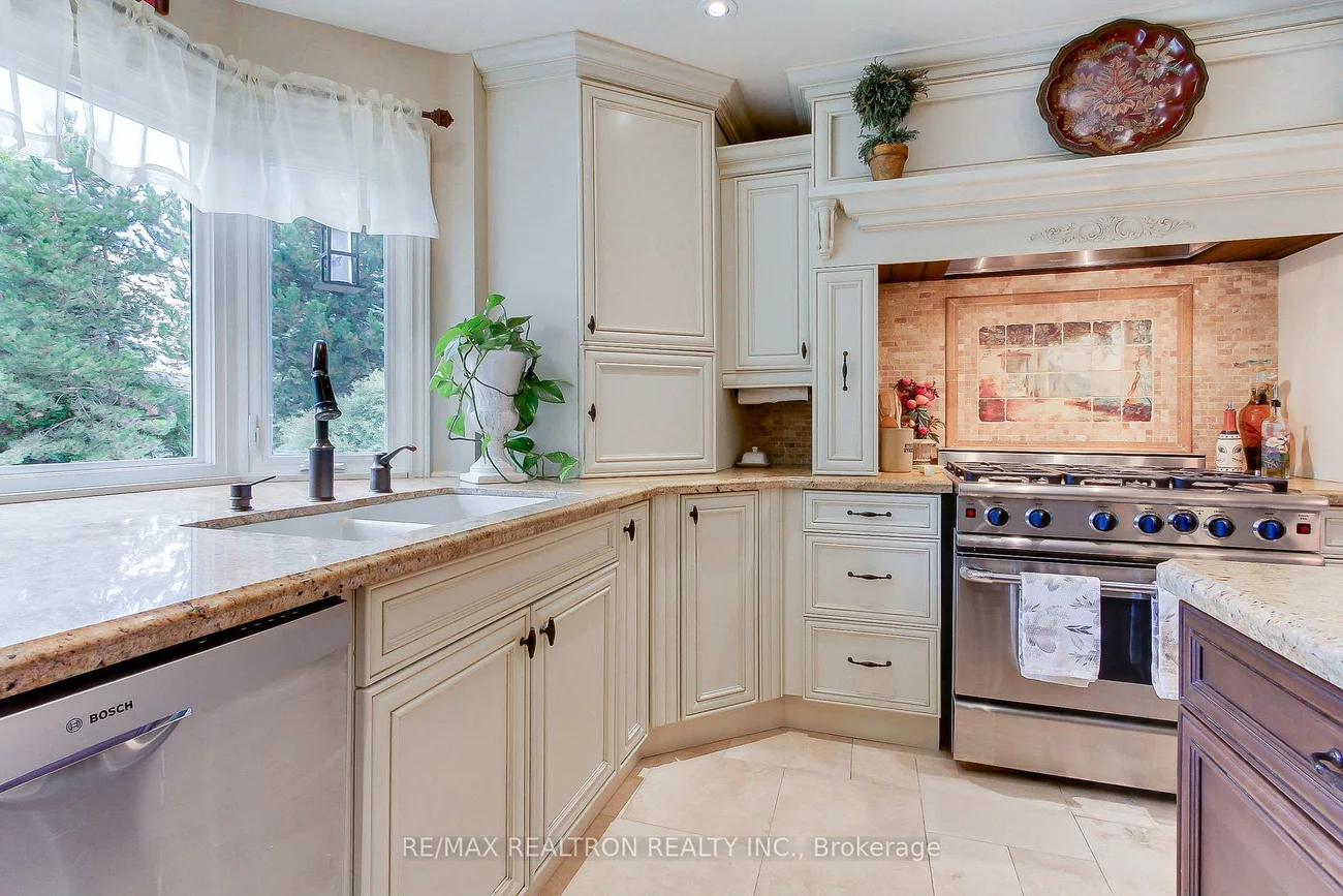 1824, Mount Albert, Sharon, East Gwillimbury