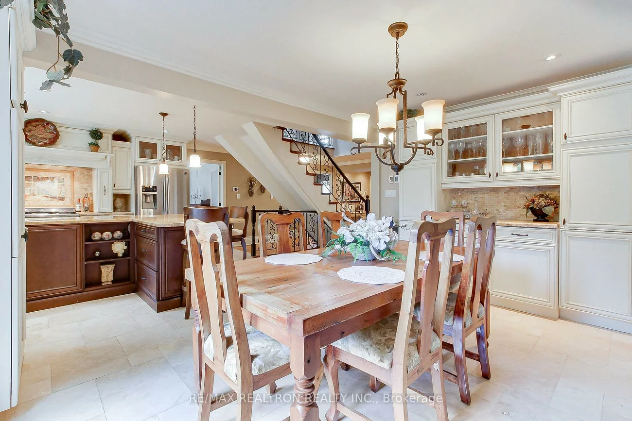 1824, Mount Albert, Sharon, East Gwillimbury