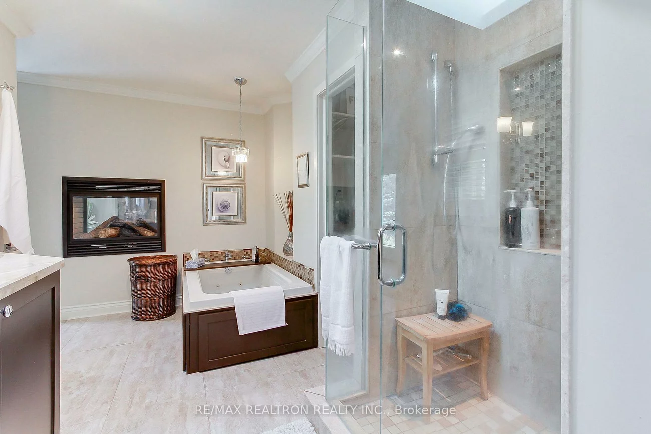 1824, Mount Albert, Sharon, East Gwillimbury