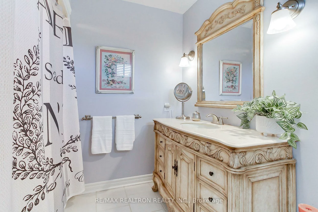 1824, Mount Albert, Sharon, East Gwillimbury