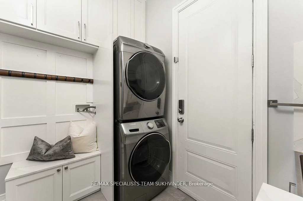 56, Taurus, Sharon, East Gwillimbury