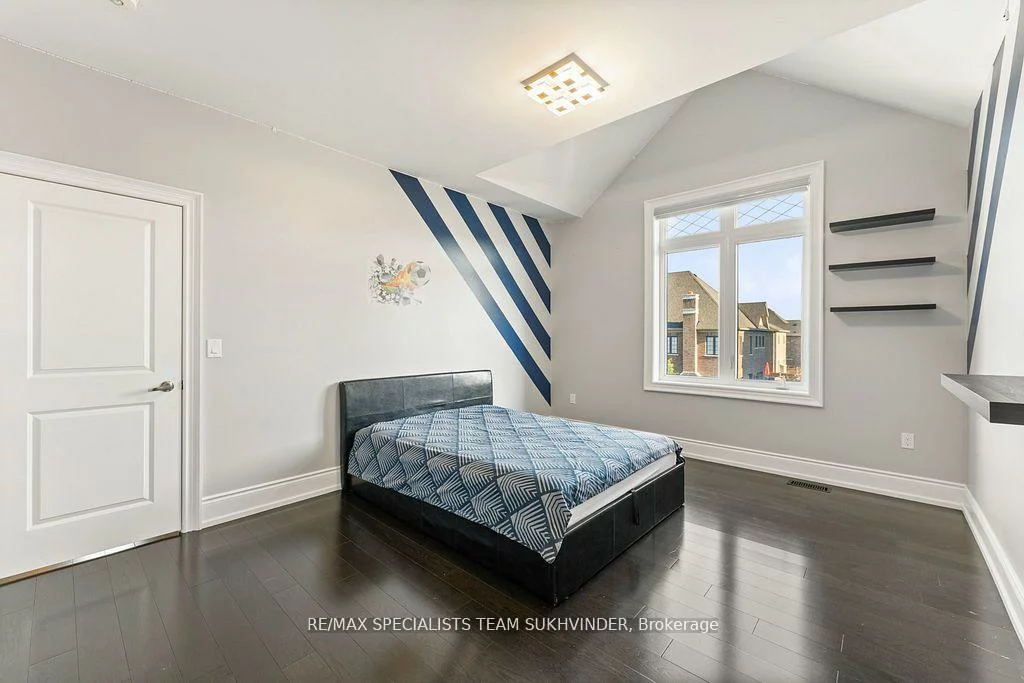 56, Taurus, Sharon, East Gwillimbury