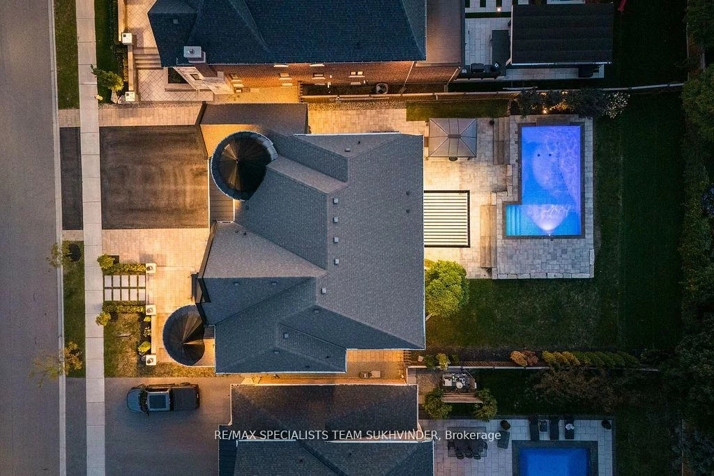 56, Taurus, Sharon, East Gwillimbury