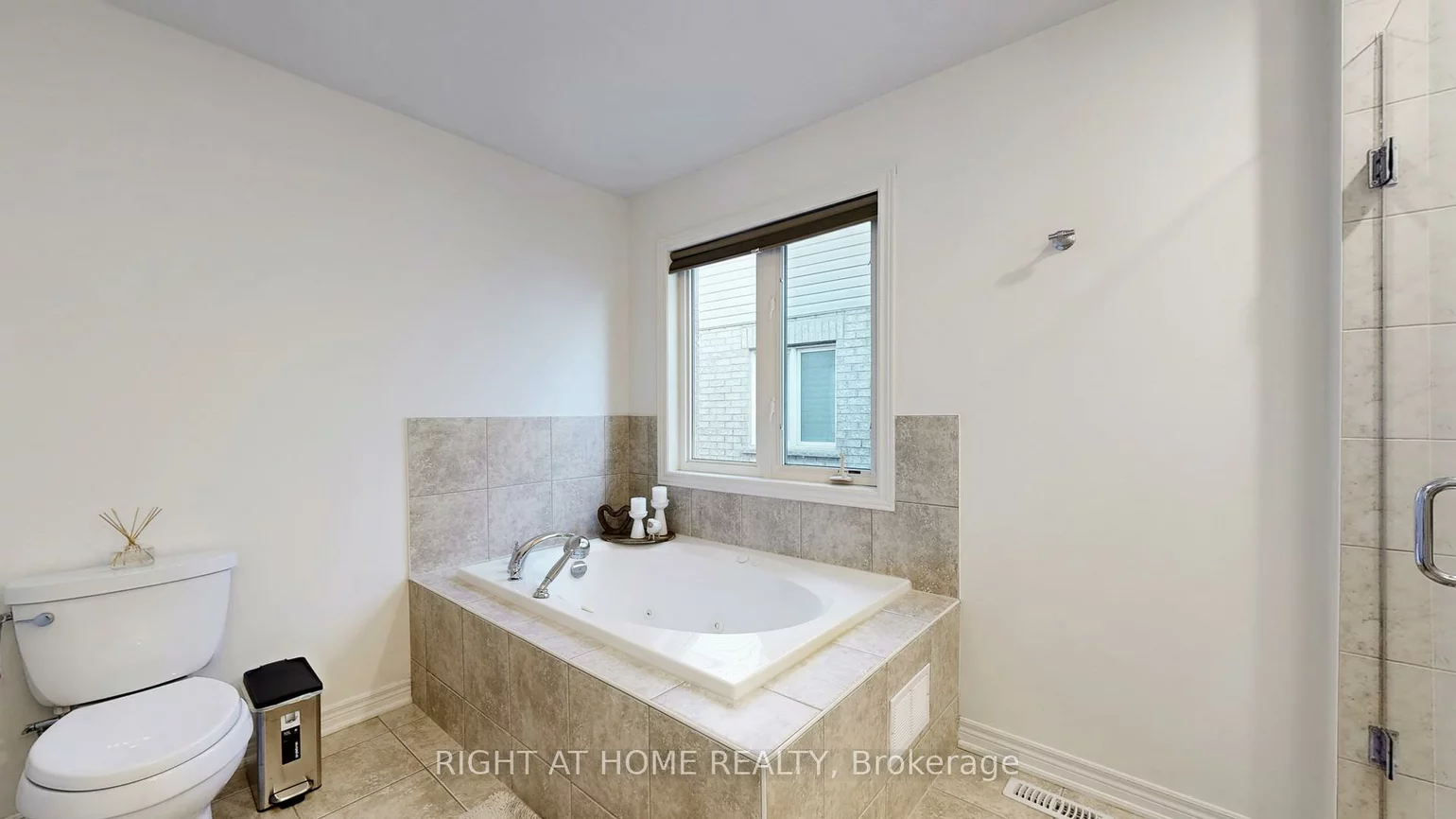 110, Thatcher, Rural East Gwillimbury, East Gwillimbury