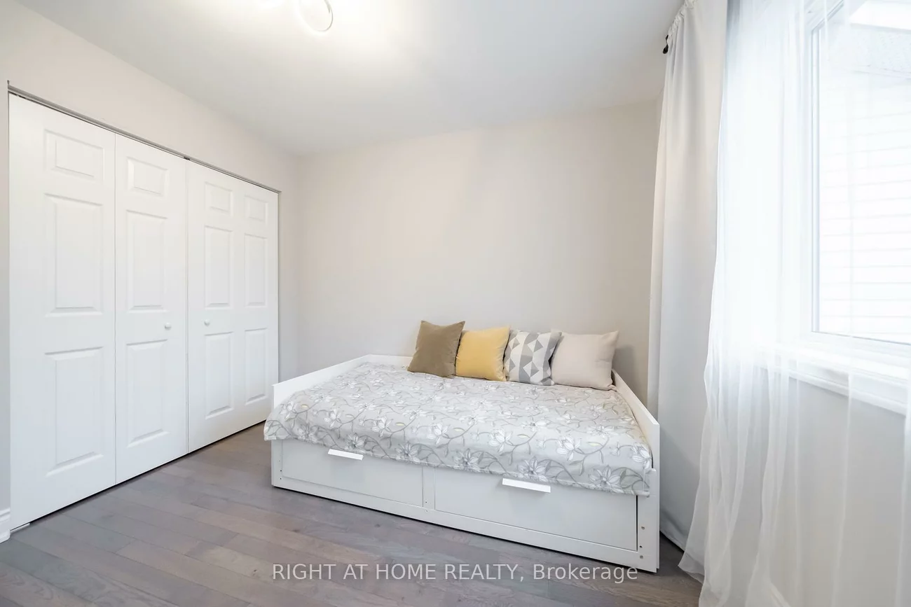 9, Royal Cedar, Holland Landing, East Gwillimbury