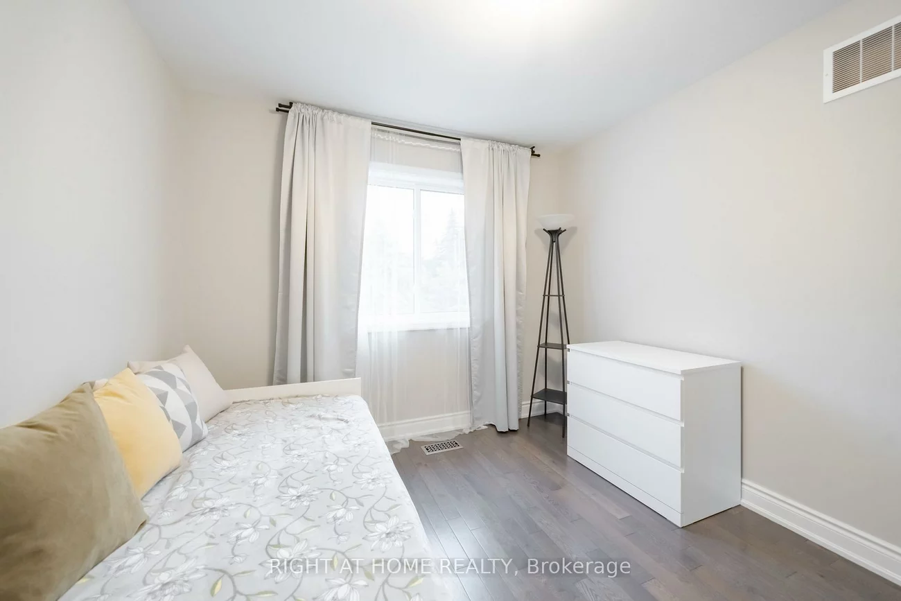 9, Royal Cedar, Holland Landing, East Gwillimbury