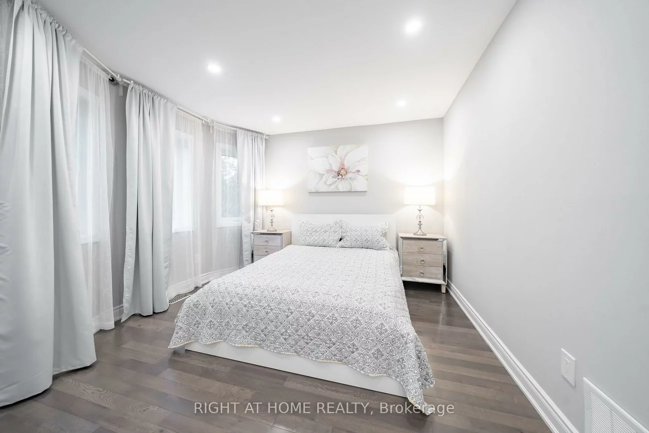 9, Royal Cedar, Holland Landing, East Gwillimbury