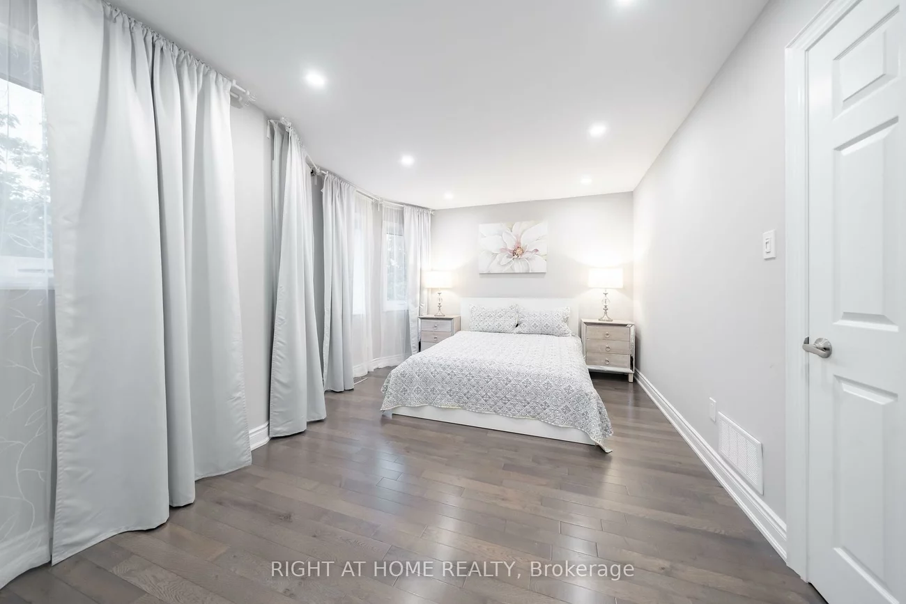 9, Royal Cedar, Holland Landing, East Gwillimbury