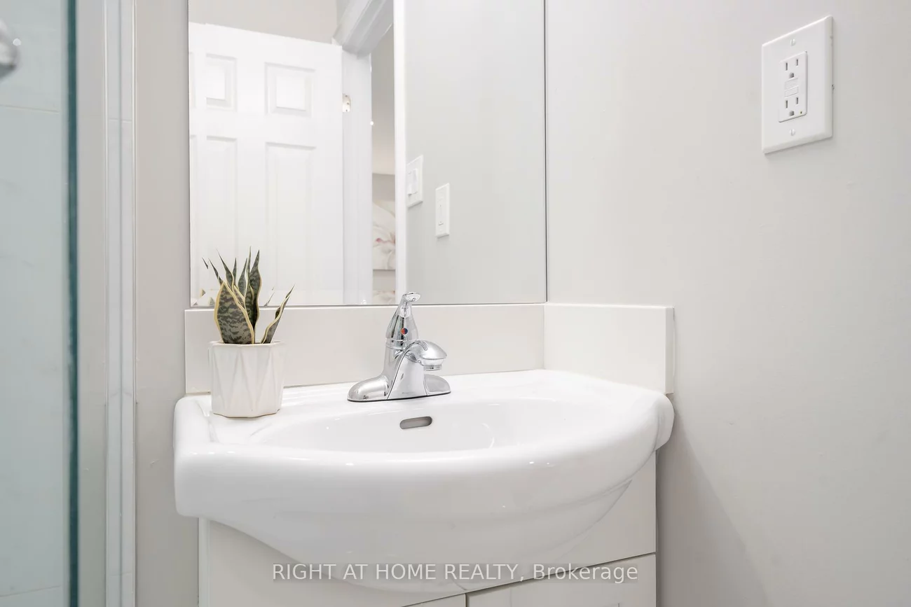 9, Royal Cedar, Holland Landing, East Gwillimbury