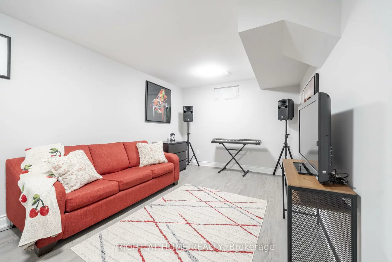 9, Royal Cedar, Holland Landing, East Gwillimbury