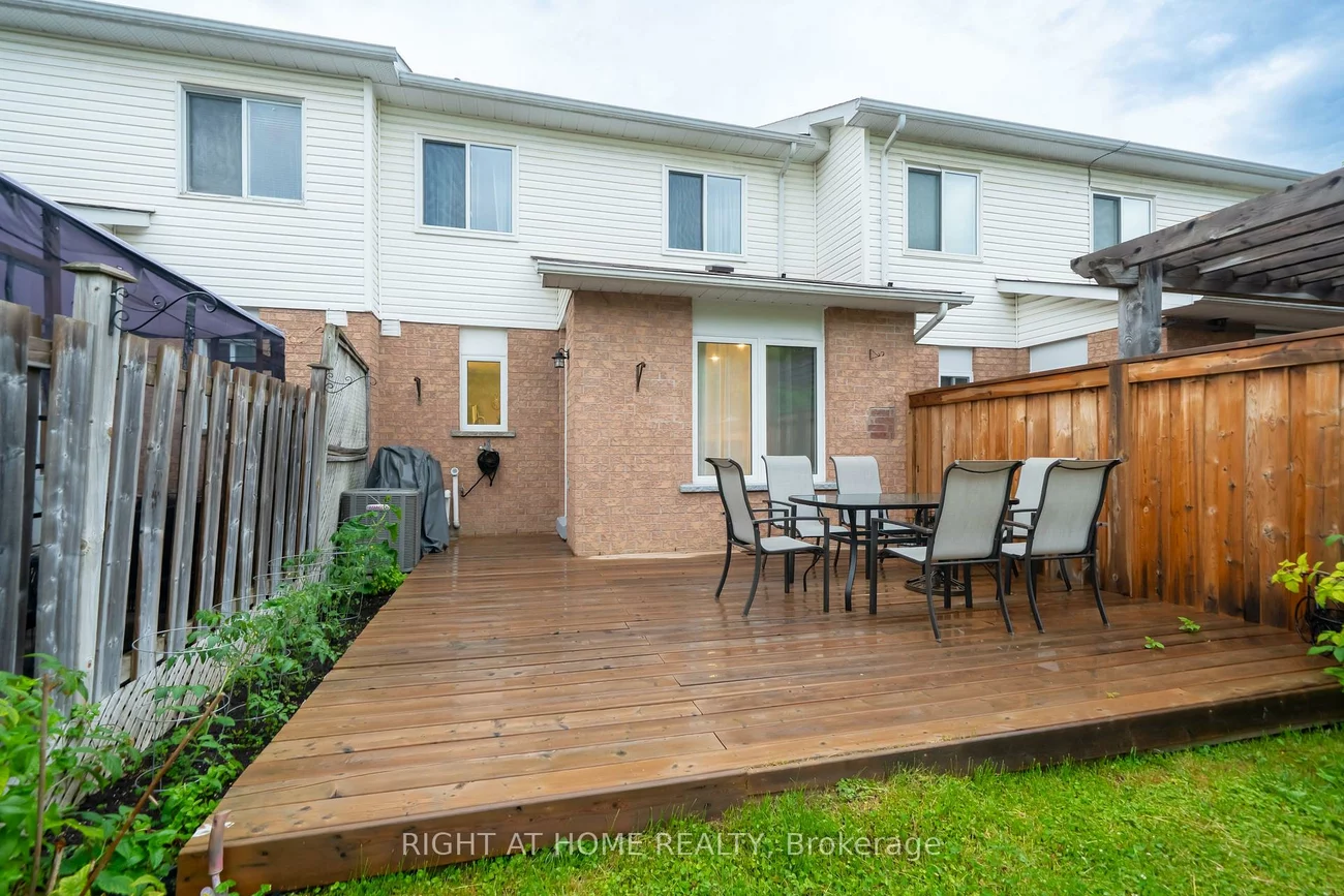 9, Royal Cedar, Holland Landing, East Gwillimbury