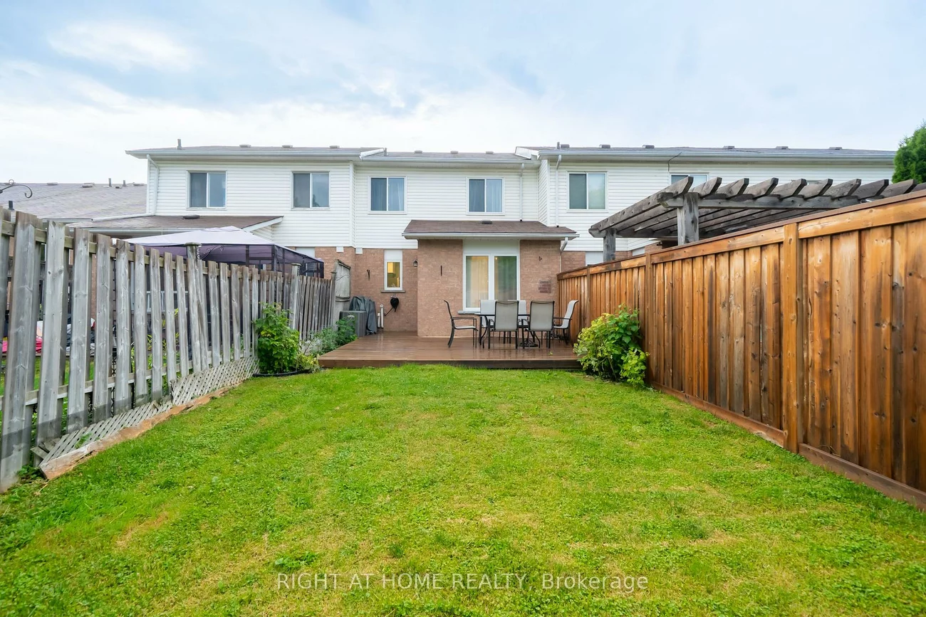 9, Royal Cedar, Holland Landing, East Gwillimbury