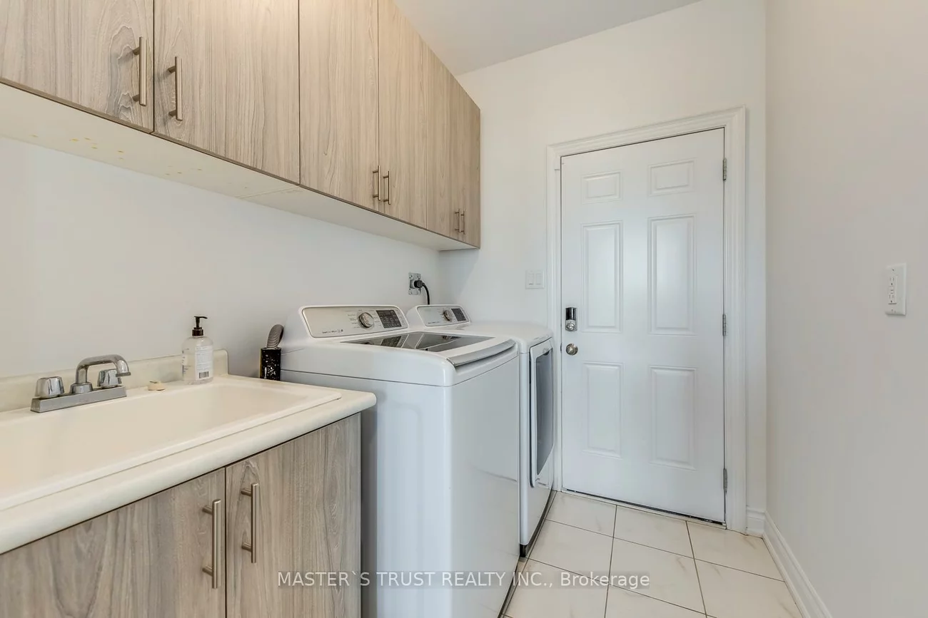 78, Tesla, Holland Landing, East Gwillimbury