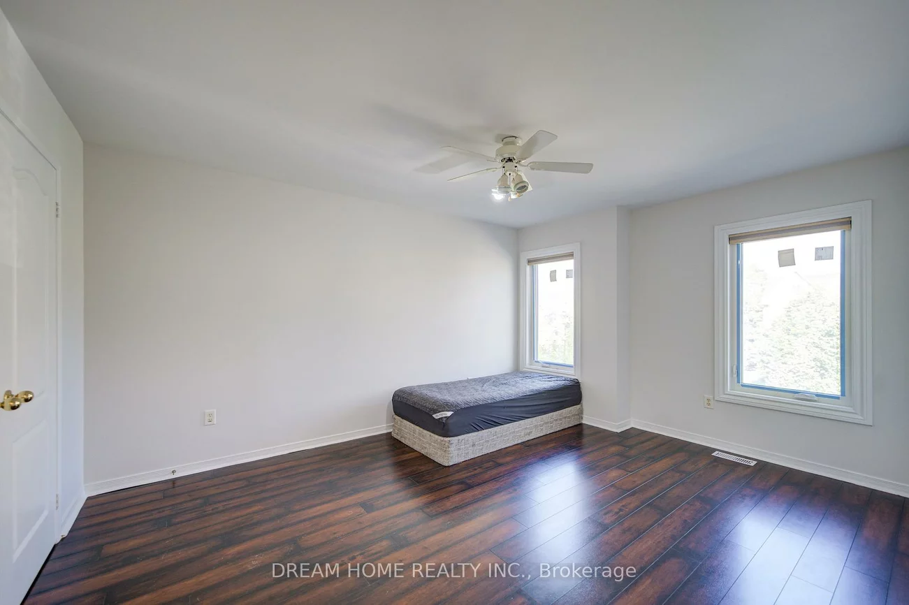 23, Viscount, Mt Albert, East Gwillimbury