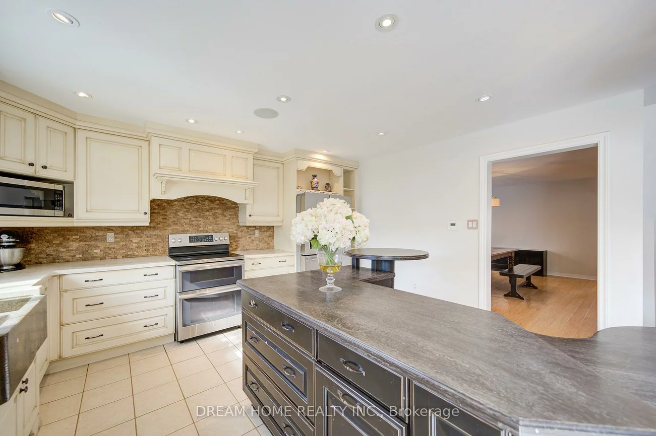 23, Viscount, Mt Albert, East Gwillimbury
