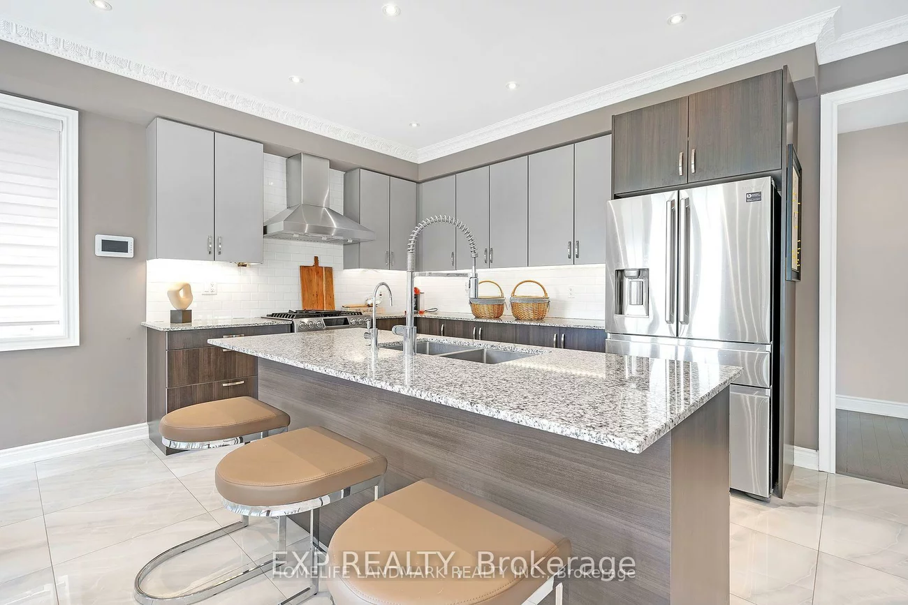 25, Ladder, Sharon, East Gwillimbury