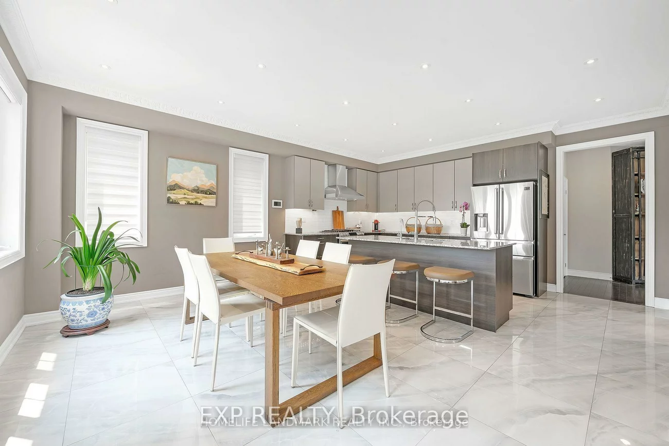 25, Ladder, Sharon, East Gwillimbury