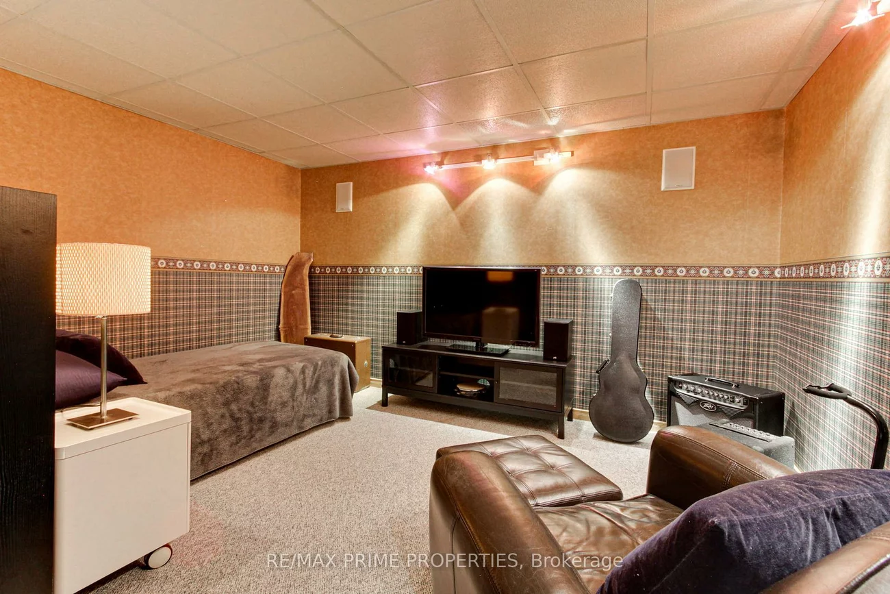 18, Testa, Queensville, East Gwillimbury