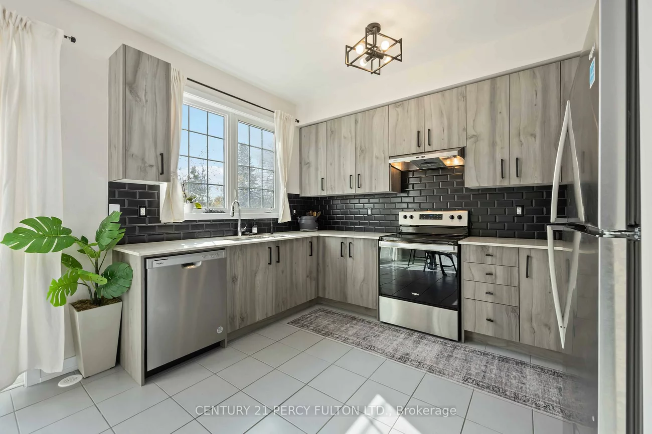 102, Lyall Stokes, Mt Albert, East Gwillimbury