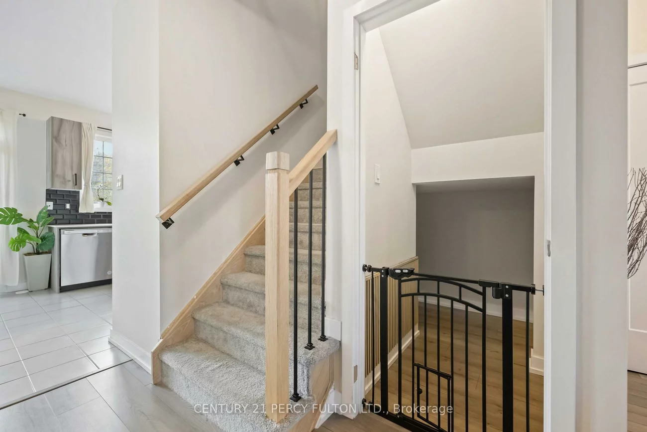 102, Lyall Stokes, Mt Albert, East Gwillimbury