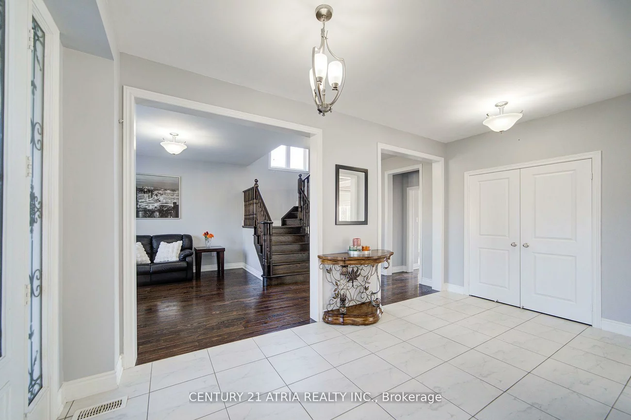 10, Gladys Rolling, Mt Albert, East Gwillimbury