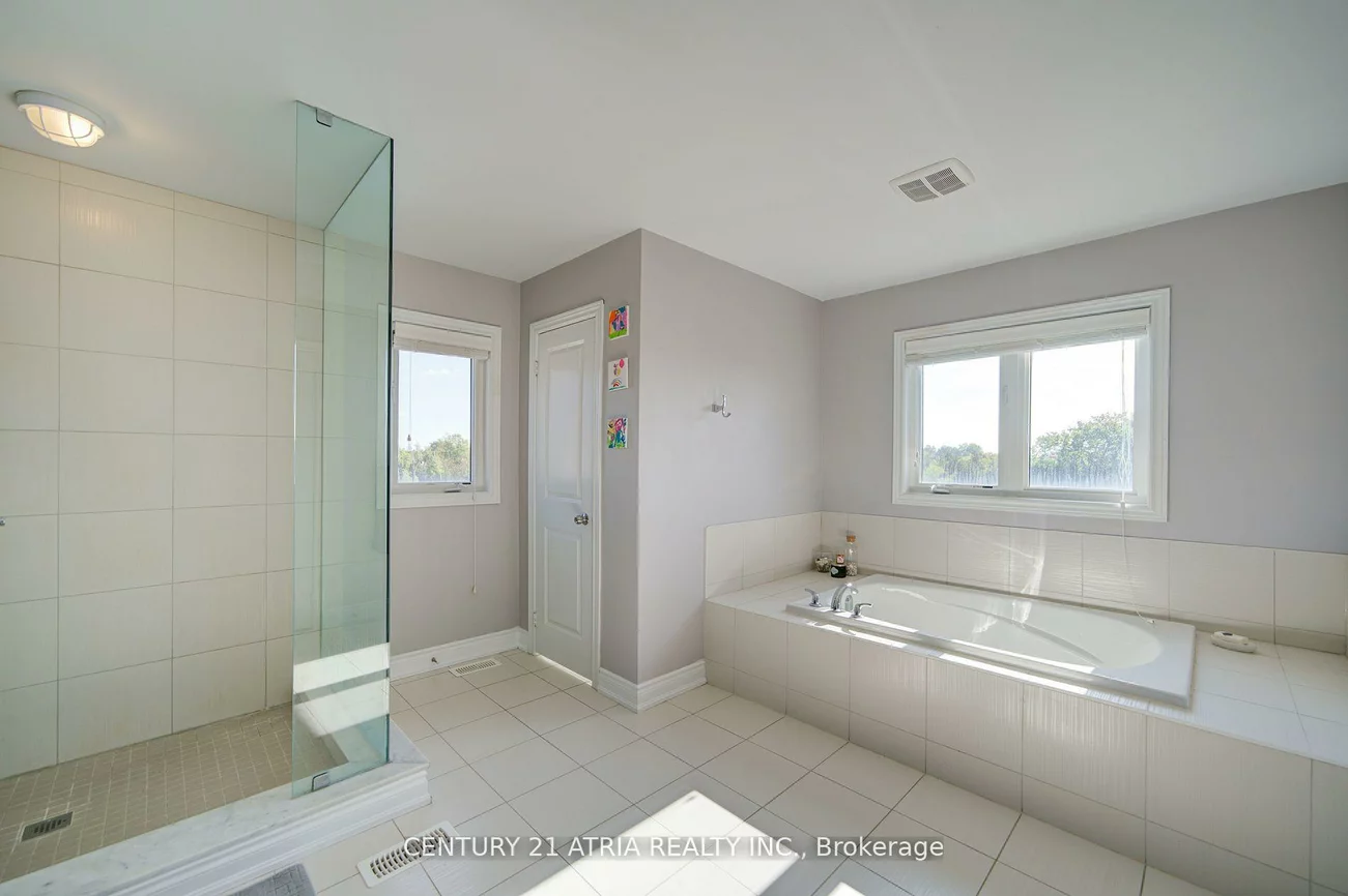 10, Gladys Rolling, Mt Albert, East Gwillimbury