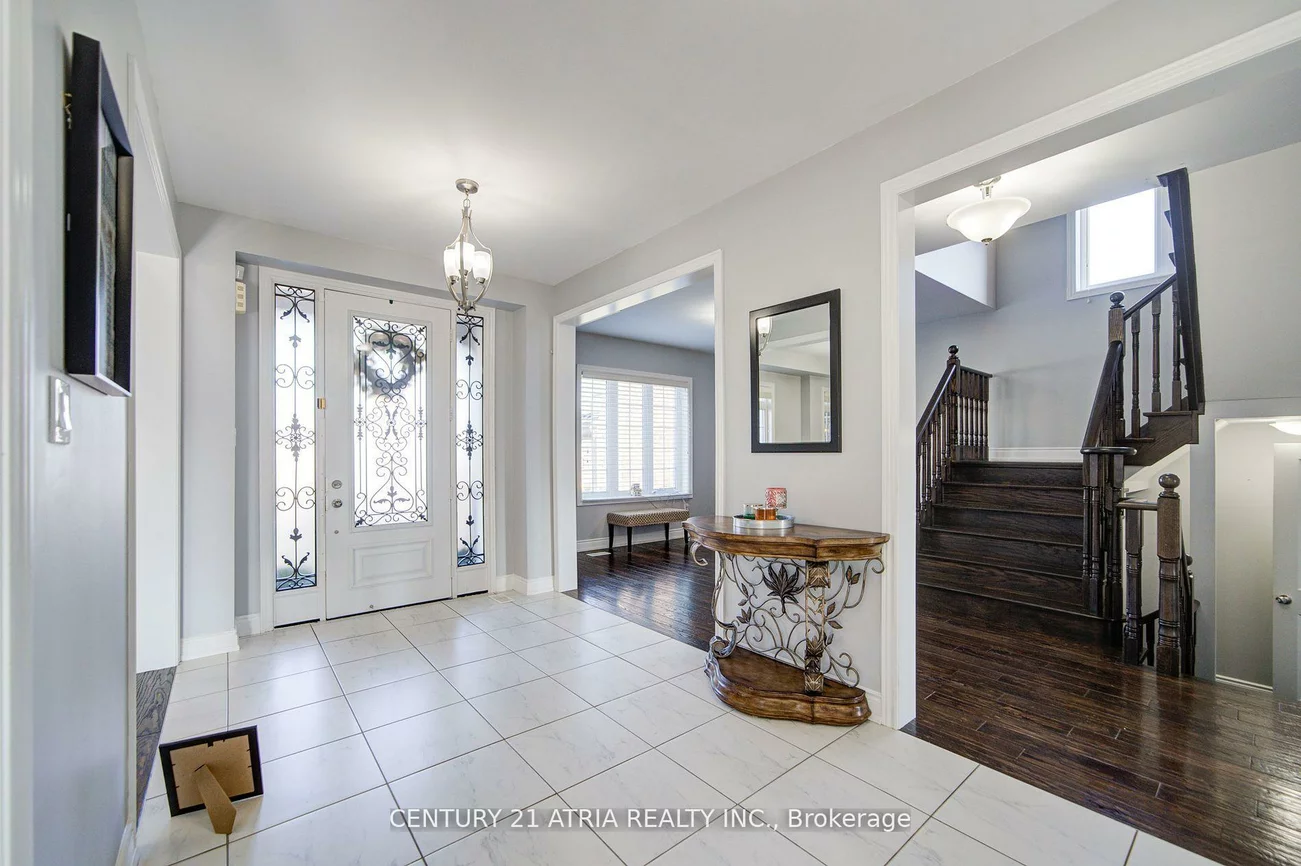 10, Gladys Rolling, Mt Albert, East Gwillimbury