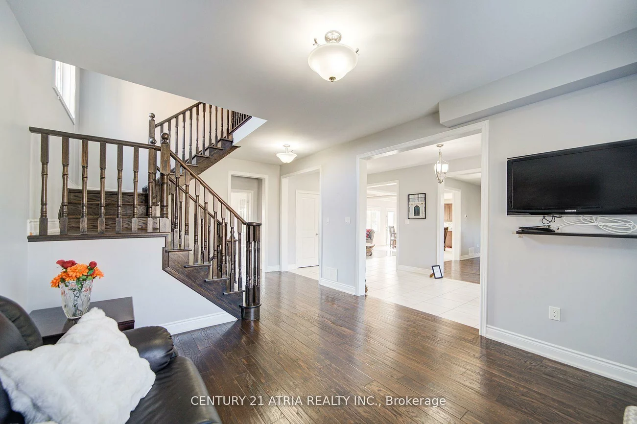 10, Gladys Rolling, Mt Albert, East Gwillimbury