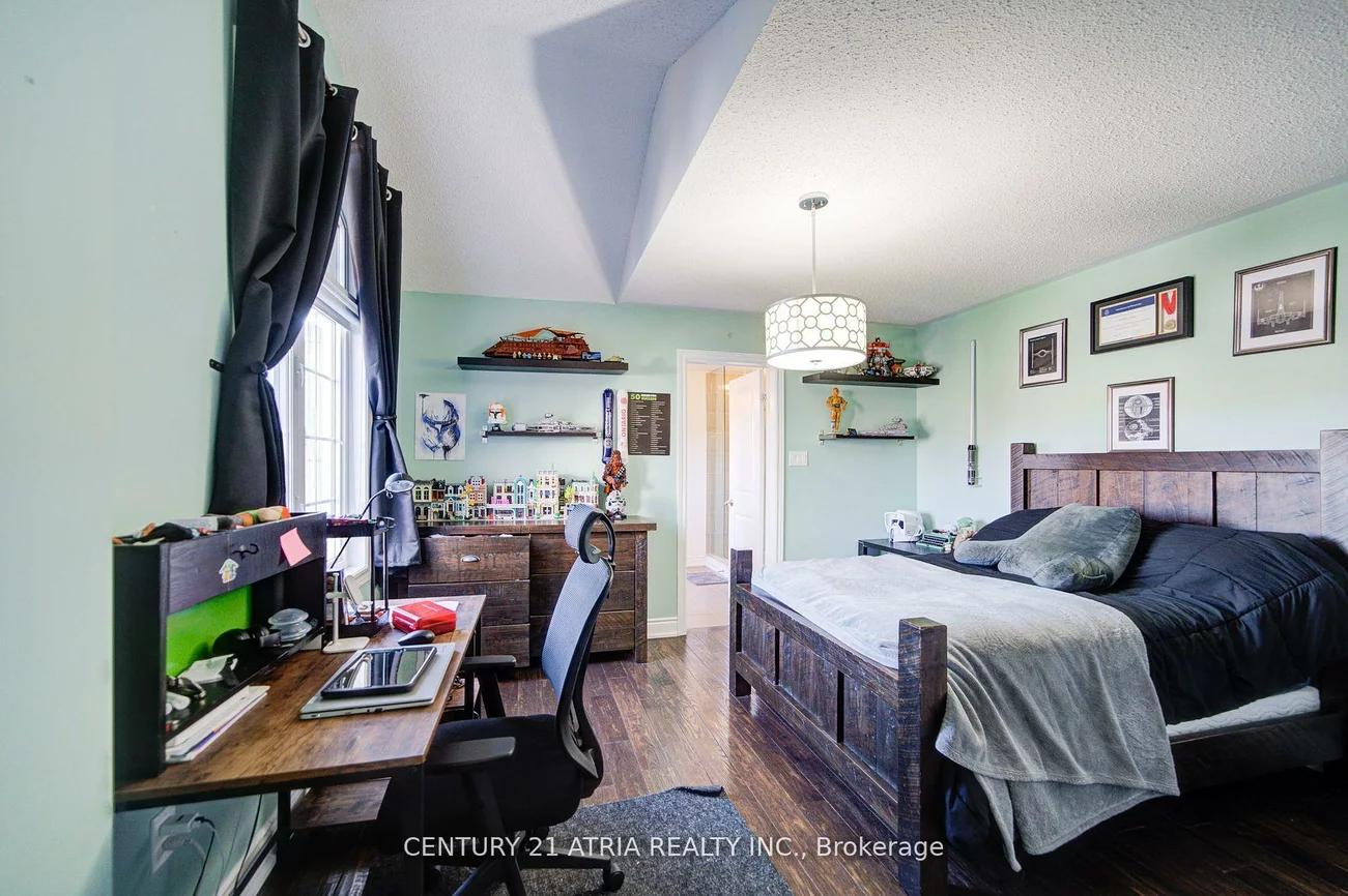 10, Gladys Rolling, Mt Albert, East Gwillimbury