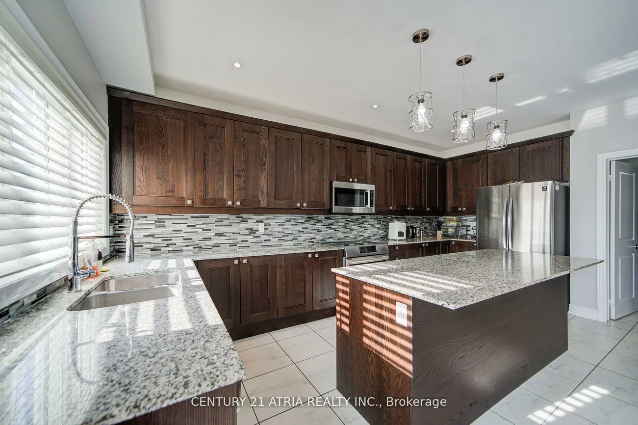 10, Gladys Rolling, Mt Albert, East Gwillimbury