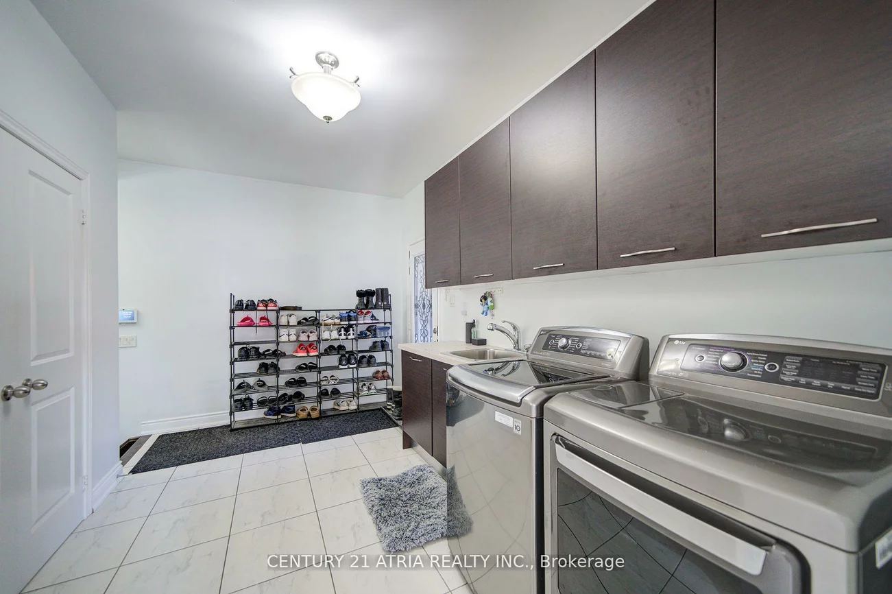 10, Gladys Rolling, Mt Albert, East Gwillimbury