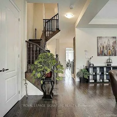 35, Clara May, Sharon, East Gwillimbury