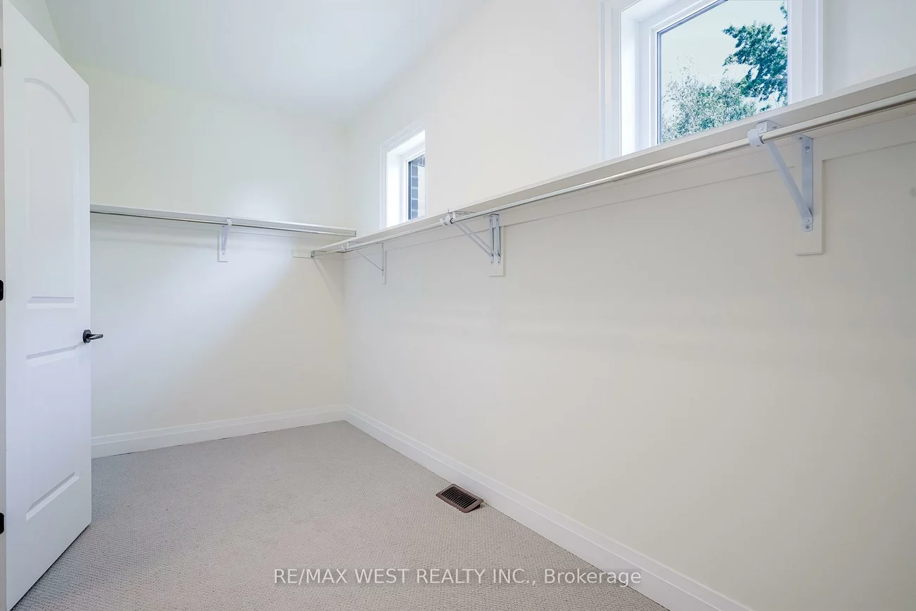 106, Silk Twist, Holland Landing, East Gwillimbury