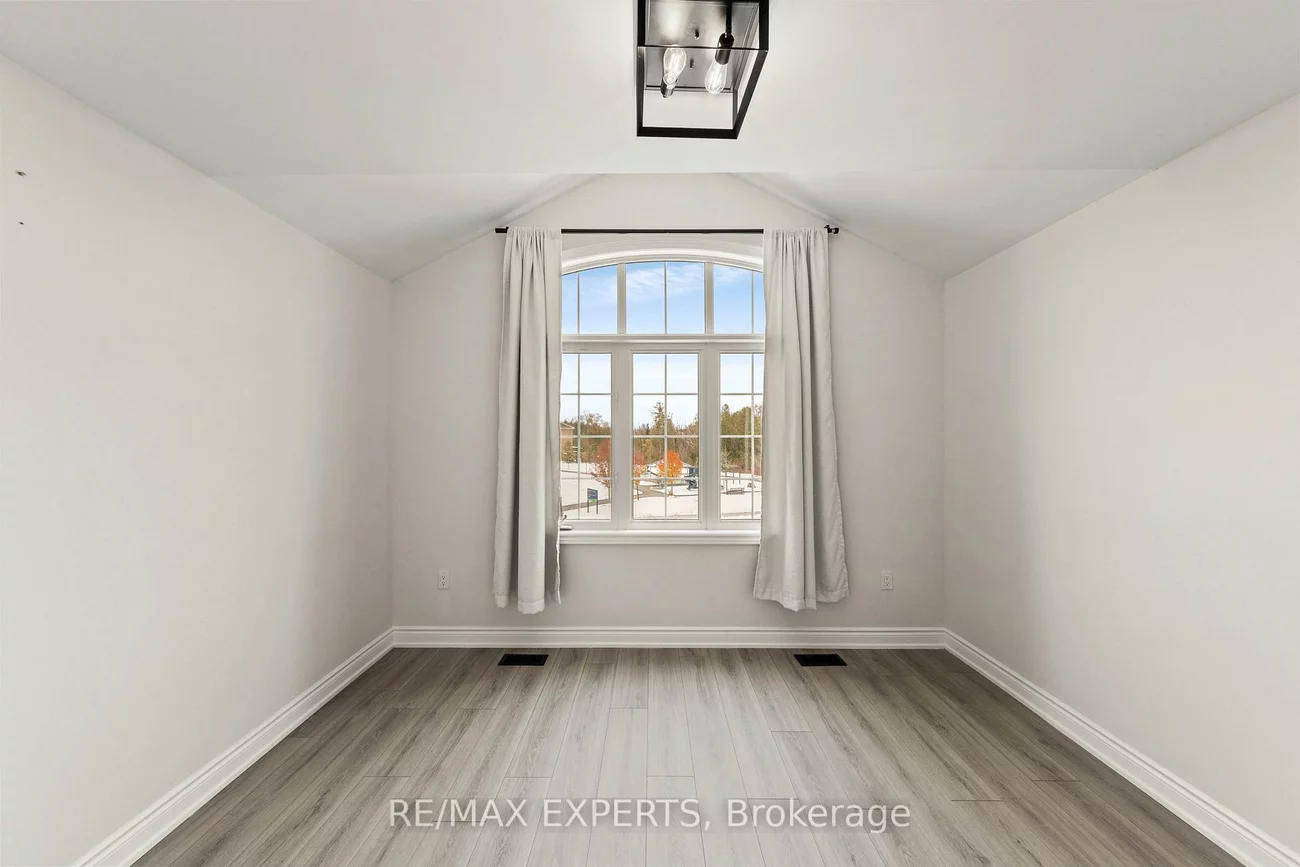 16, Vivian Creek, Mt Albert, East Gwillimbury